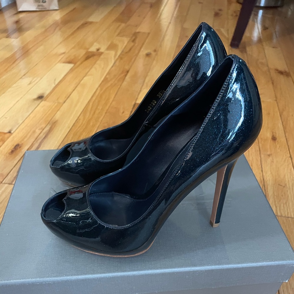 Alexander McQueen Blue Heart Peep Toe Sz36.5